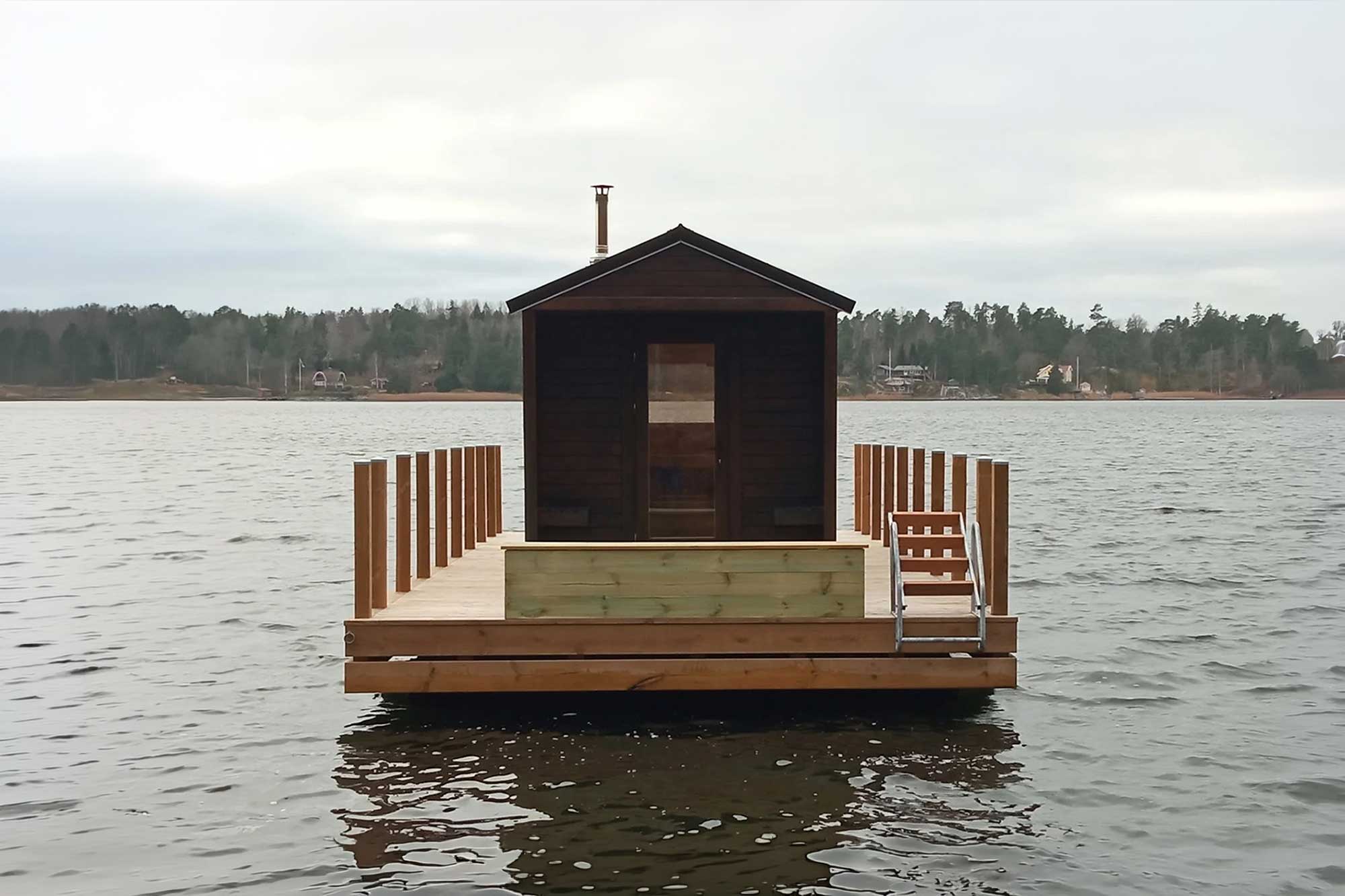 Bastubåt med utsikt över Stockholms skärgård